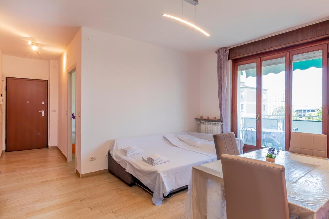 Big Apartment - Alcuino 7 Milan Bagian luar foto